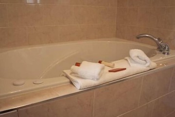 Jetted tub