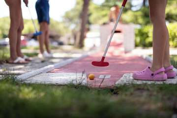 Mini-golf