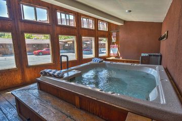 Indoor spa tub