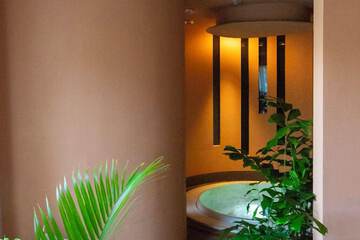 Indoor spa tub