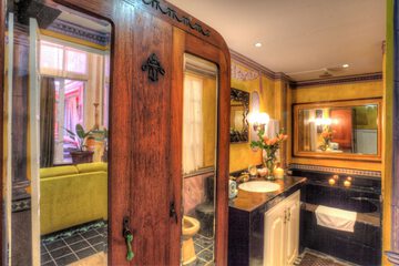 Bathroom sink
