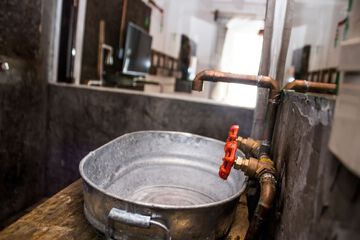 Bathroom sink