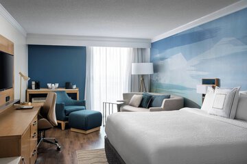 Room 18 of 65