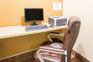 Business Center 23 of 23