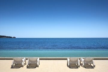 Infinity pool
