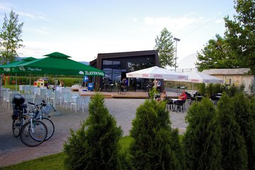 Tennis court