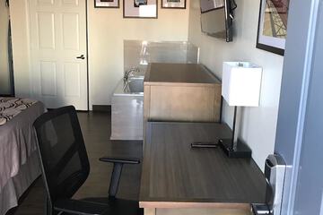 Room 18 of 27