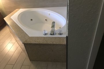 Jetted tub