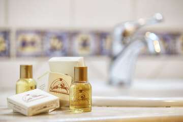 Bathroom amenities