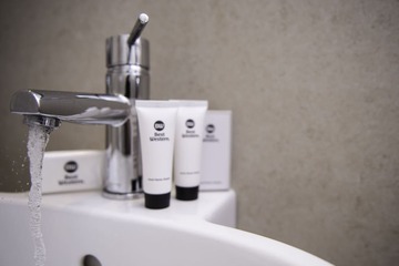 Bathroom amenities