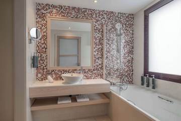 Bathroom shower