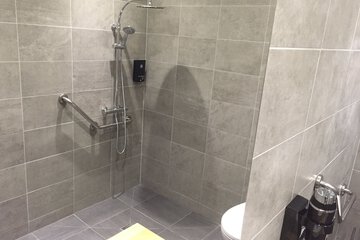 Bathroom shower