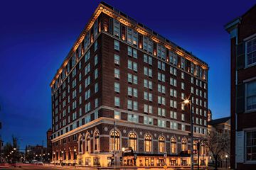 The Yorktowne Hotel Tapestry Collection by Hilton