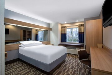 Room 7 of 24
