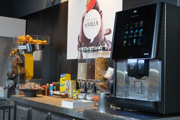 Breakfast buffet