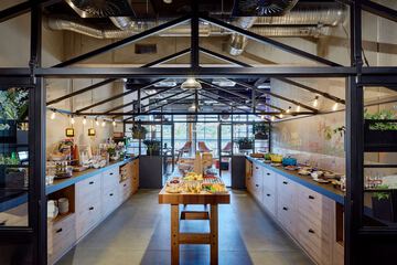 Breakfast buffet
