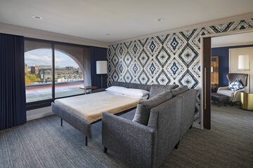 Room 28 of 95