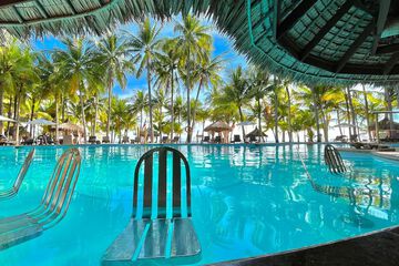 Poolside bar