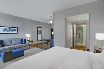 Room 30 of 47