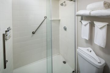 Room 25 of 43