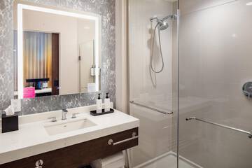 Bathroom shower