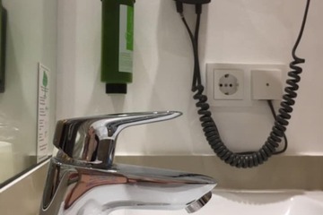 Bathroom amenities