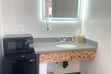 Bathroom sink