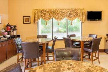 Breakfast/Coffee Service 16 of 16