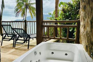 Jetted tub