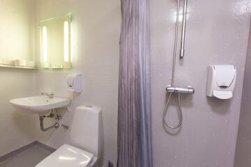 Bathroom amenities