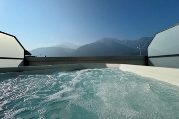 Private spa tub