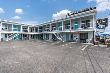 Echo Motel & Oceanfront Cottages