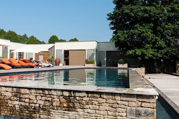 Infinity pool
