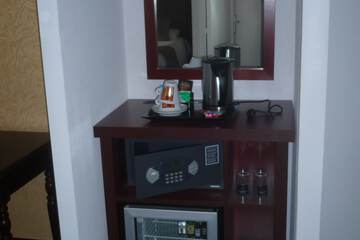 Mini-refrigerator