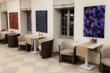 Lobby lounge