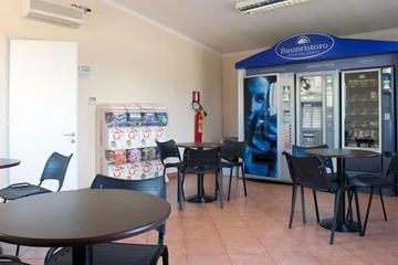 Snack bar