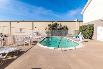 Pool 5 of 32