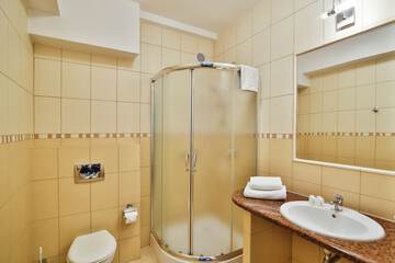 Bathroom shower