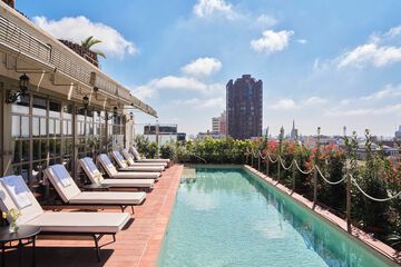 Rooftop pool