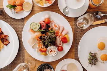 Breakfast meal