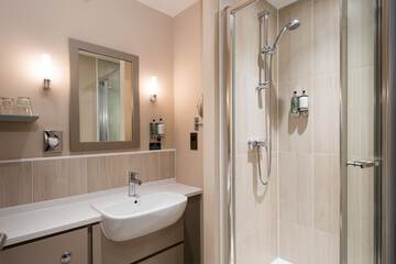 Bathroom shower