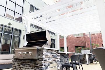 Hotel Exterior 23 of 24