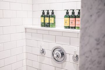 Bathroom amenities