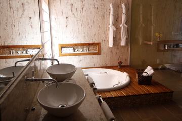 Jetted tub