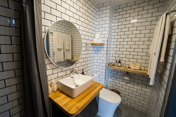 Bathroom shower