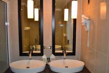 Bathroom sink
