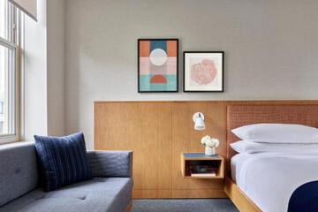 Superior, Queen Room