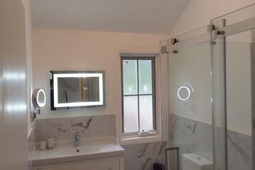 Bathroom shower