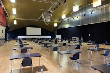 Banquet hall
