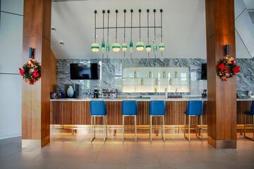 Lobby lounge